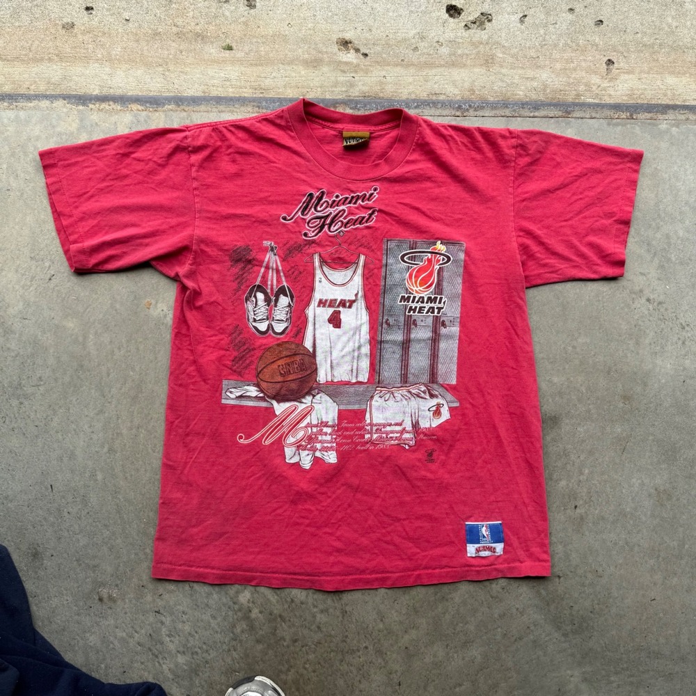 Vintage 90s Miami Heat Nutmeg T Shirt Red NBA Basketball Graphic Mens Large USA